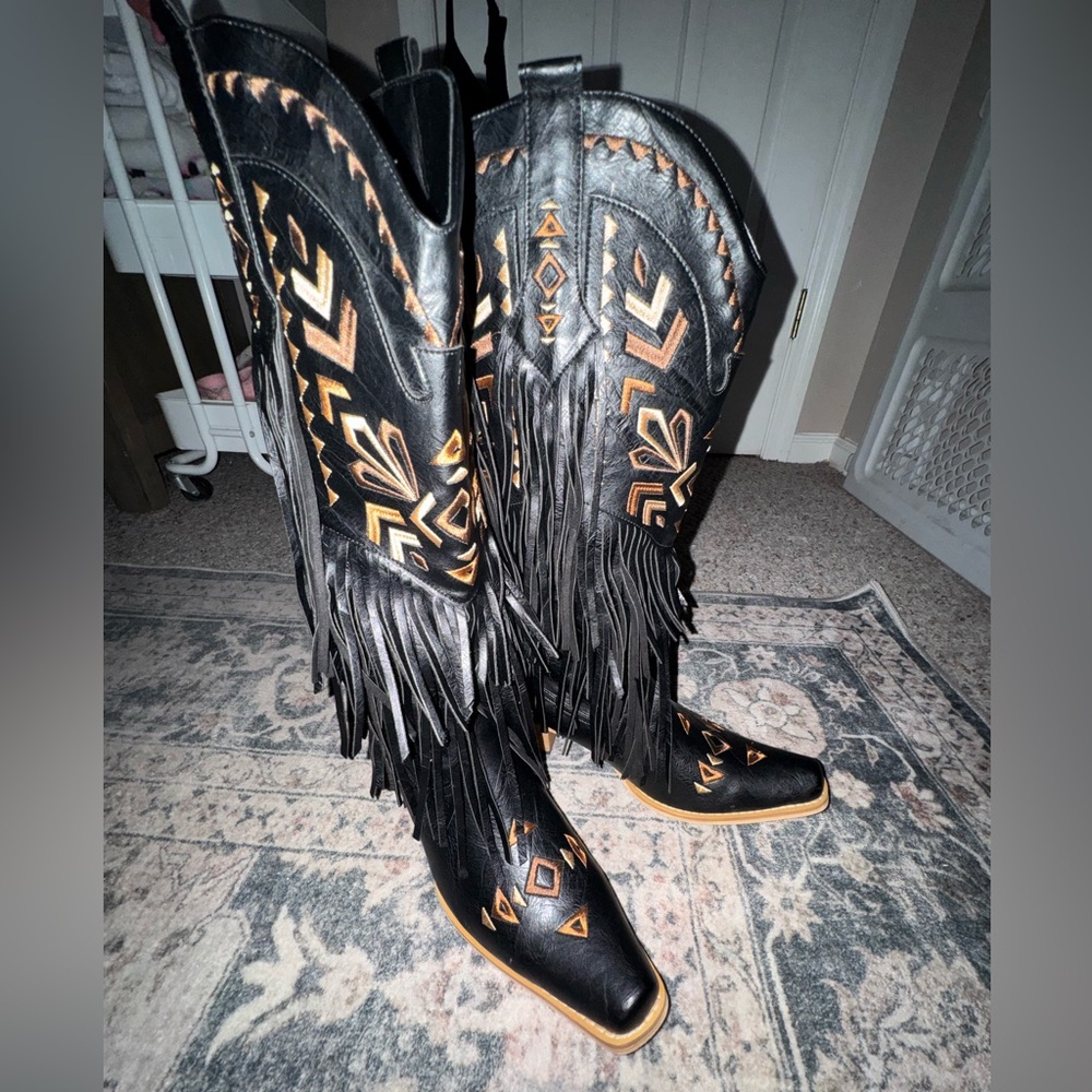 Black Fringe Western Boots - Picture 5 of 7